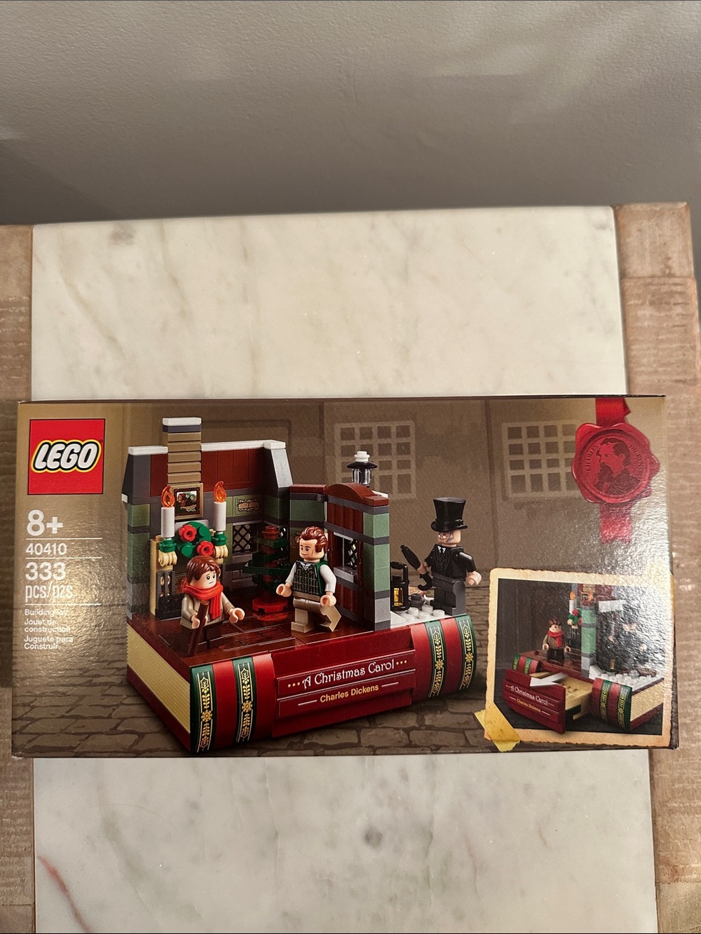 Lego 40410 Red and Green 'A Christmas Carol' Display Set Building Toy New